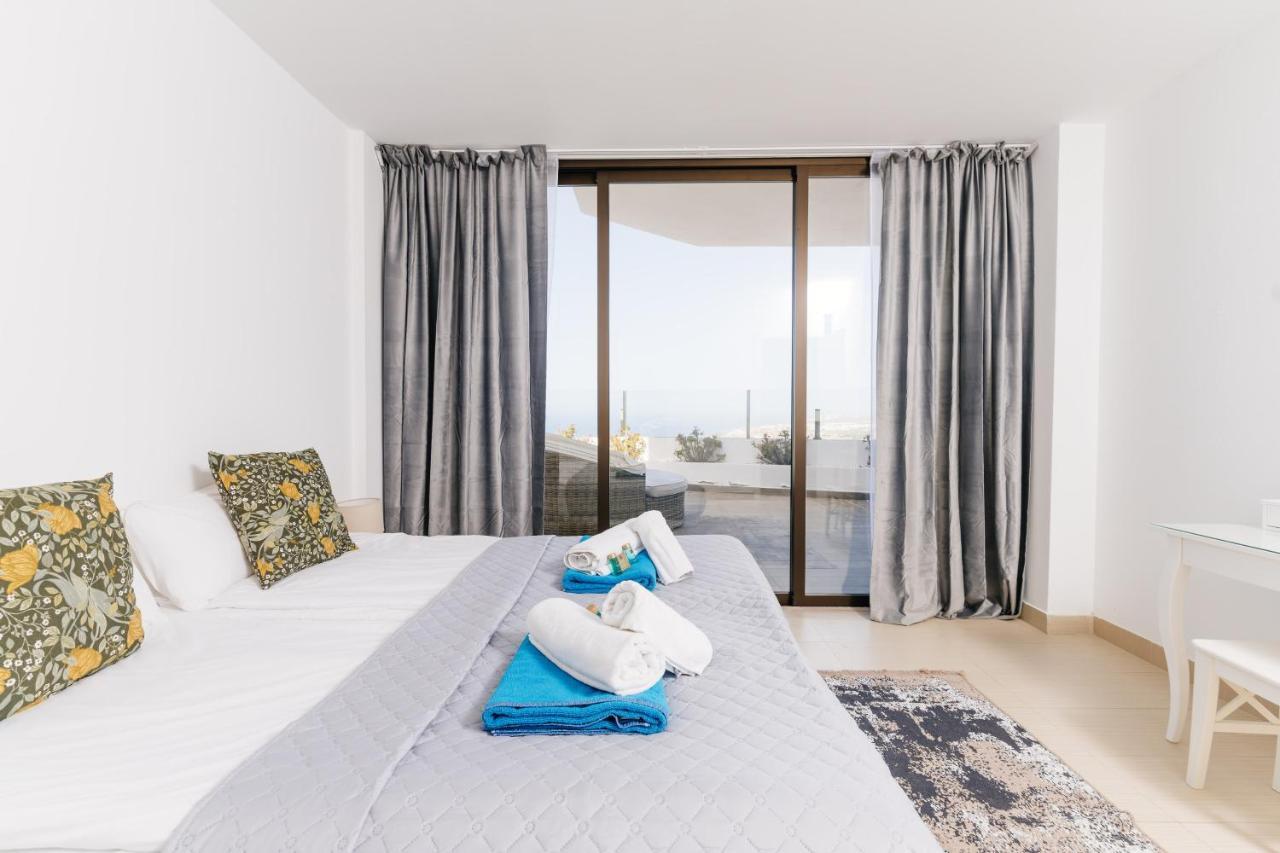Sunset White Villa - Ocean View, Jakuzzi, Heated Pool, Air-Conditioning, Grill Playa de las Américas Exterior foto