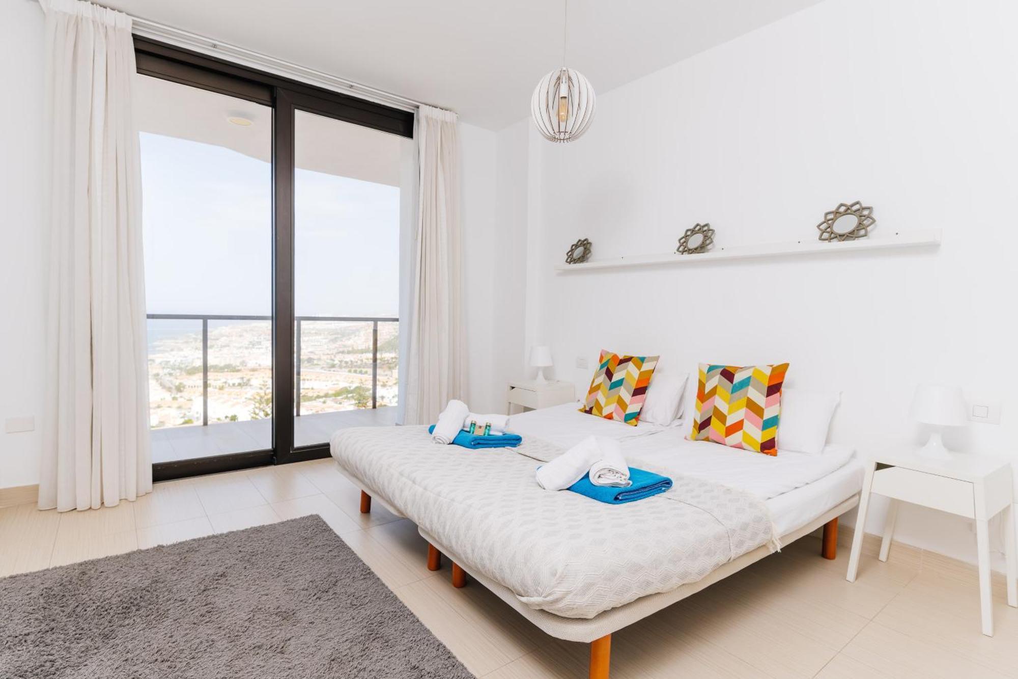 Sunset White Villa - Ocean View, Jakuzzi, Heated Pool, Air-Conditioning, Grill Playa de las Américas Exterior foto